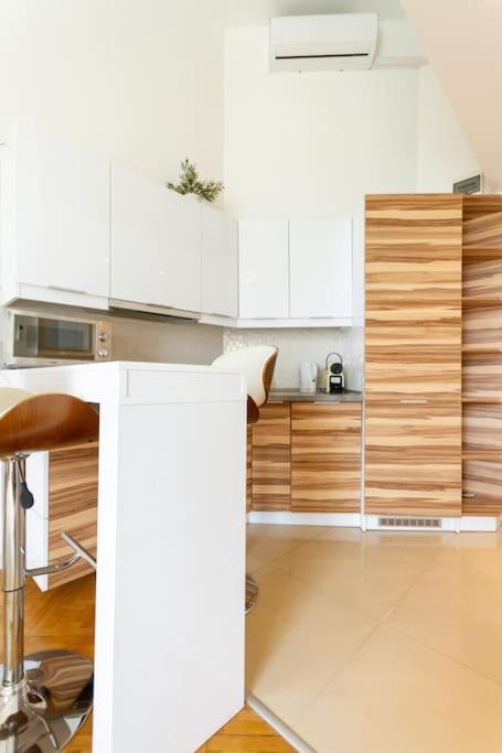 Bright Design Riverside Studio By Nw Budapest Ngoại thất bức ảnh