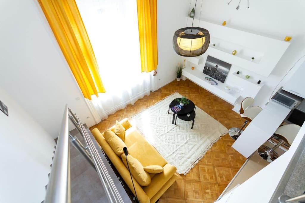 Bright Design Riverside Studio By Nw Budapest Ngoại thất bức ảnh