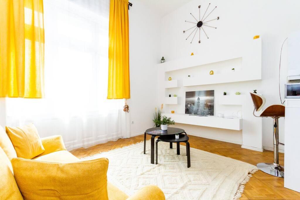 Bright Design Riverside Studio By Nw Budapest Ngoại thất bức ảnh