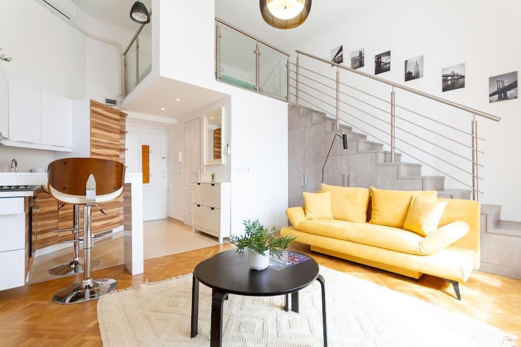Bright Design Riverside Studio By Nw Budapest Ngoại thất bức ảnh