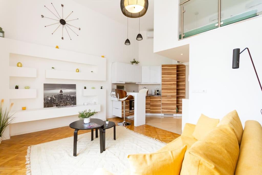 Bright Design Riverside Studio By Nw Budapest Ngoại thất bức ảnh