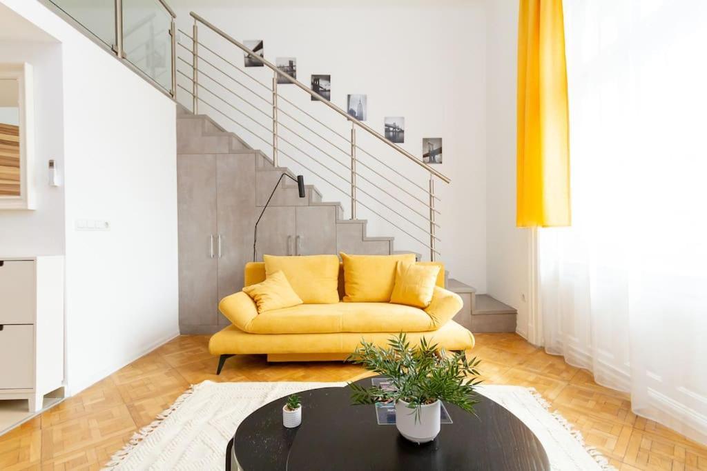 Bright Design Riverside Studio By Nw Budapest Ngoại thất bức ảnh